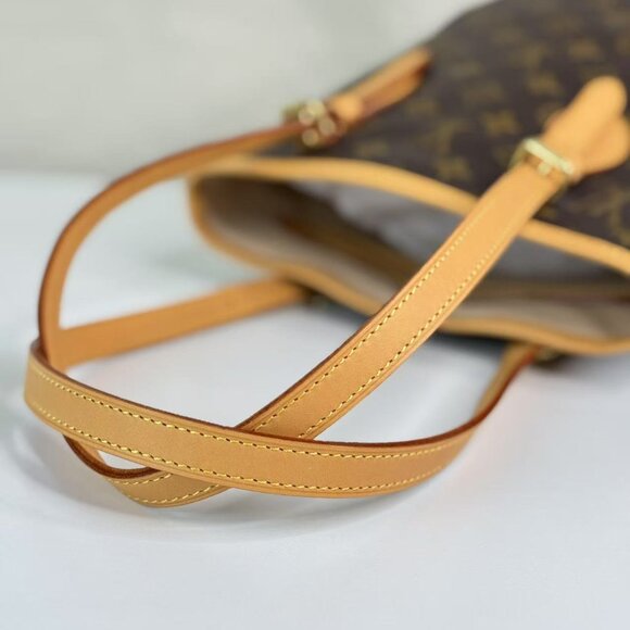 Louis Vuitton Petit Bucket Shoulder Bag Monogram Canvas - Picture 7 of 8